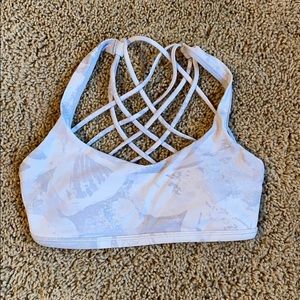 Lululemon free to be wild bra